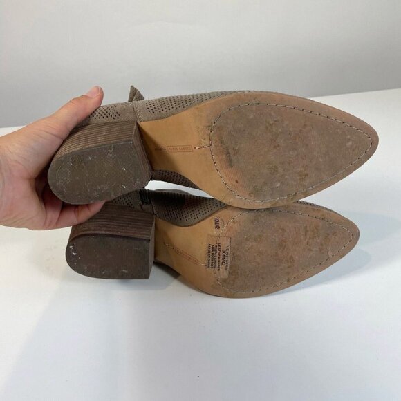 Vince Camuto Women Nethera Perforated Ankle Bootie Taupe 10M Leather Pointed Zip - Picture 8 of 10